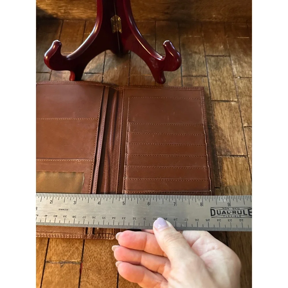 LAND‎ Leather Long  travel Bifold Wallet Brown ID Window Card Slots vintage GUC